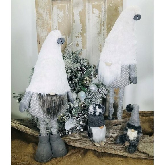 New Lars Winter Gnome Plaid on Skis pom pom hat - Picture 2 of 7